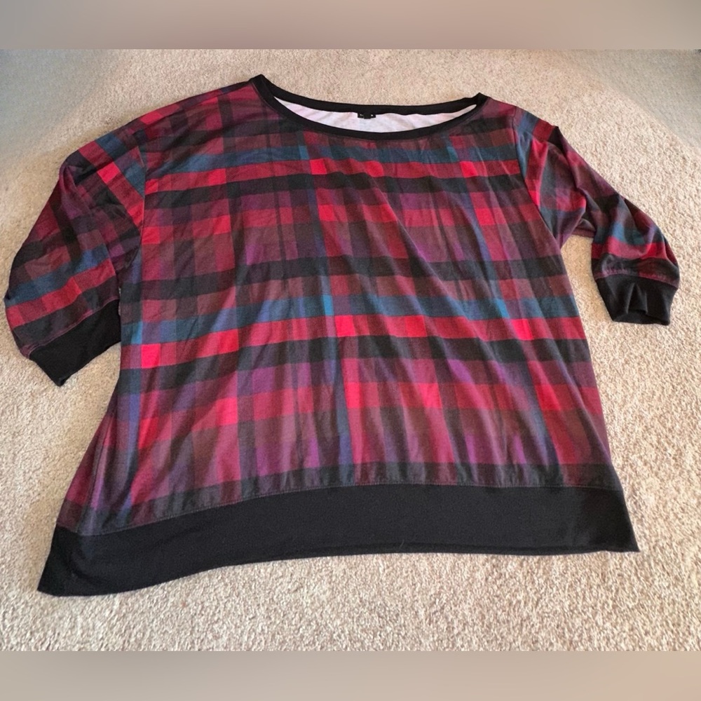 NWOT Torrid Off Shoulder Light Weight French Terry Sweatshirt. Size 5